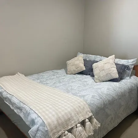 Aura B Two Bedrooms, 1 Living Room Wi-Fi Skytower And Street View, Balcony , Easy Parking